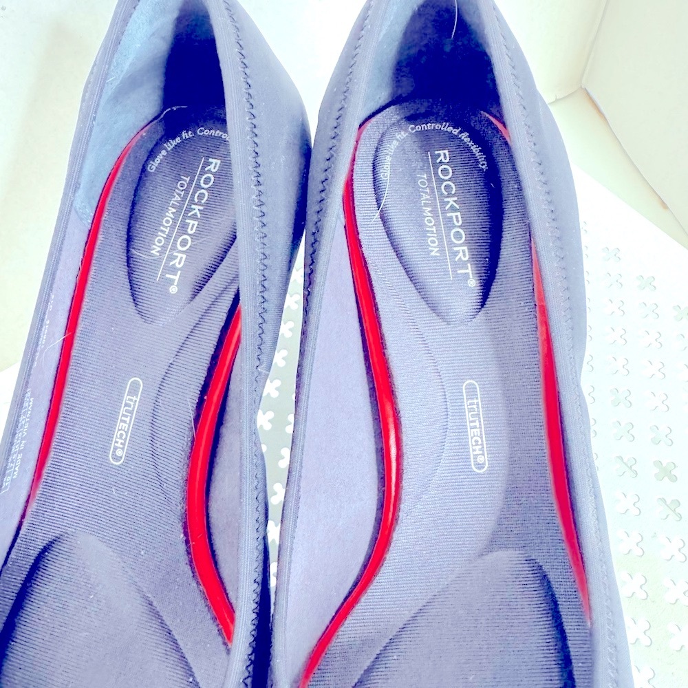 Rockport Women's Size 10 Black Kitty Heels Slip On Cushioned Insole Pointy Toe - Picture 4 of 7